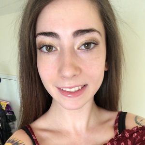 Meet your Posher, Sabrina